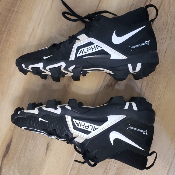 Nike Alpha football cleats - Picture 4 of 5